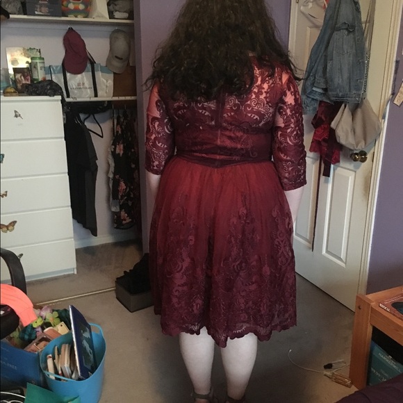 Burgundy Short Prom Dress! - Picture 2 of 2